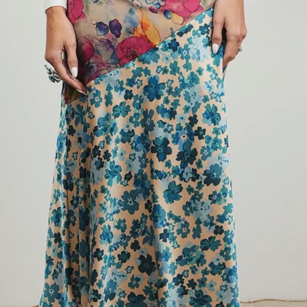 UDEL Floral Blue and Cream Women's Slip Skirt BRAND NEW